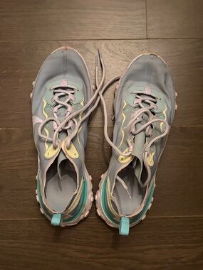Nike Women's Light Blue Sneakers with Pastel Mint and Yellow Accents